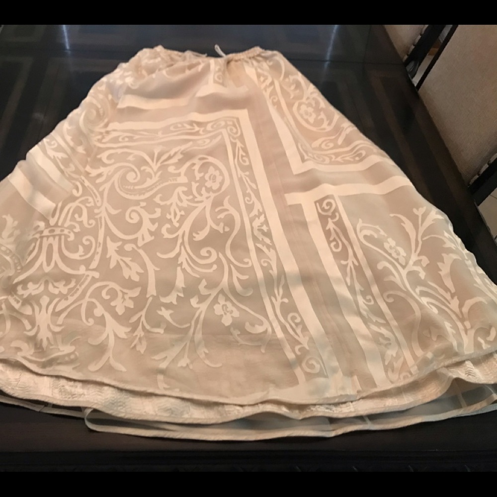 Elegant and formal skirt